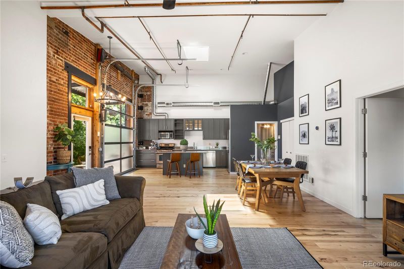 3033 Blake St #110, Denver, CO 80205
