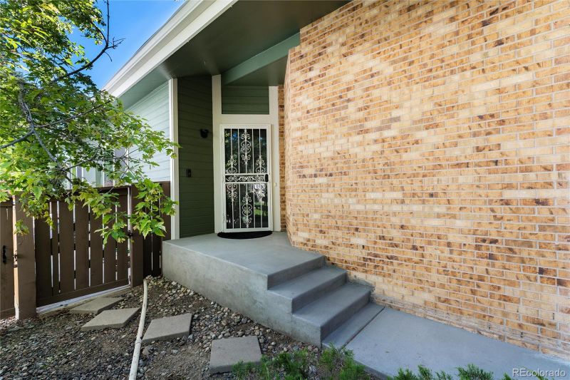1361 Northcrest Dr, Highlands Ranch, CO 80126
