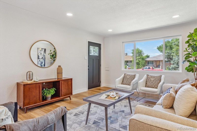 3550 Hudson St, Denver, CO 80207