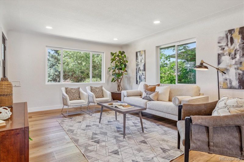 3550 Hudson St, Denver, CO 80207