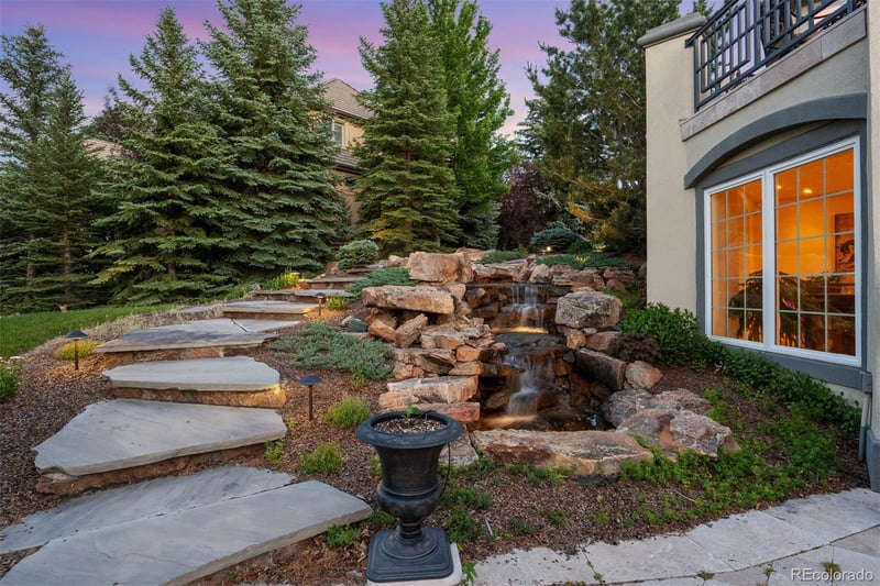 10104 Stoneglen Trl, Lone Tree, CO 80124