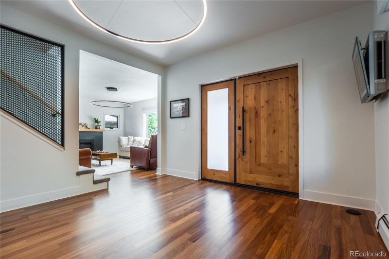 721 S Corona St, Denver, CO 80209