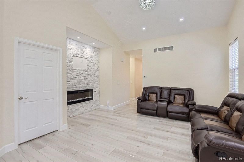 24705 E Arizona Pl, Aurora, CO 80018