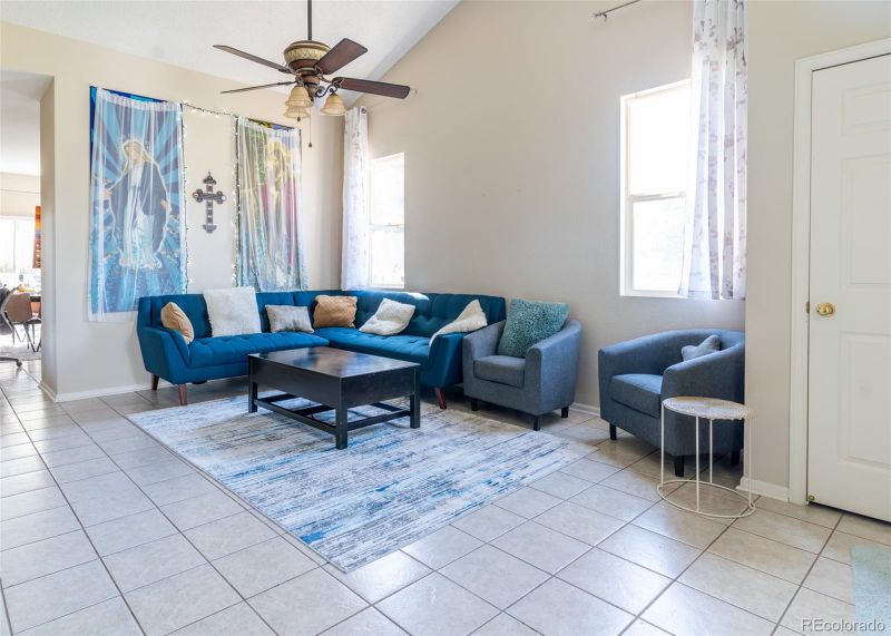 364 Chambers Way, Aurora, CO 80011