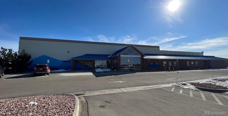 555 Bennett Ave, Bennett, CO 80102