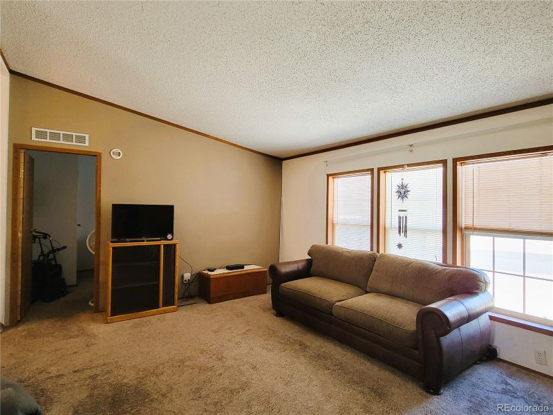 503 Frontier Pl, Lochbuie, CO 80603