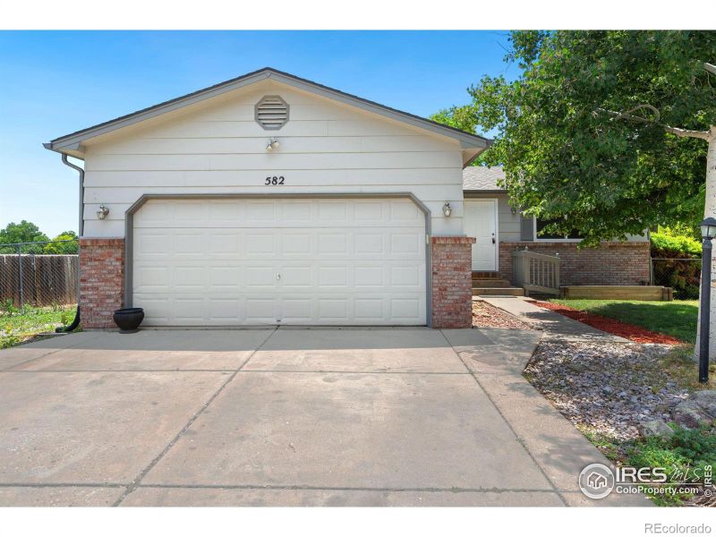 582 Cottonwood Pl, Loveland, CO 80538