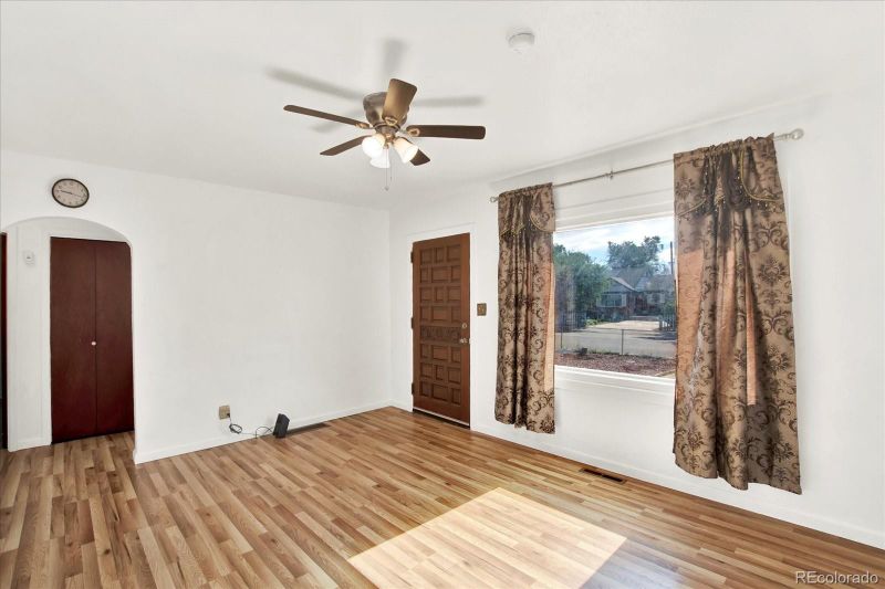 1973 Havana St, Aurora, CO 80010