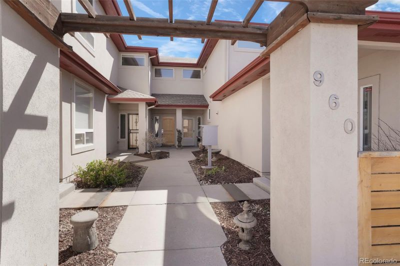 960 S Locust St #C, Denver, CO 80224