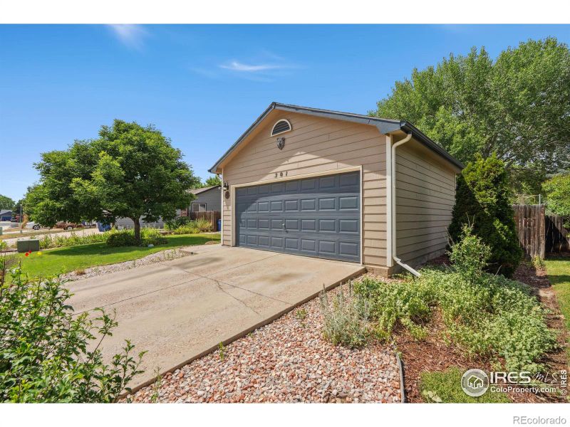 301 E Hawthorne St, Milliken, CO 80543