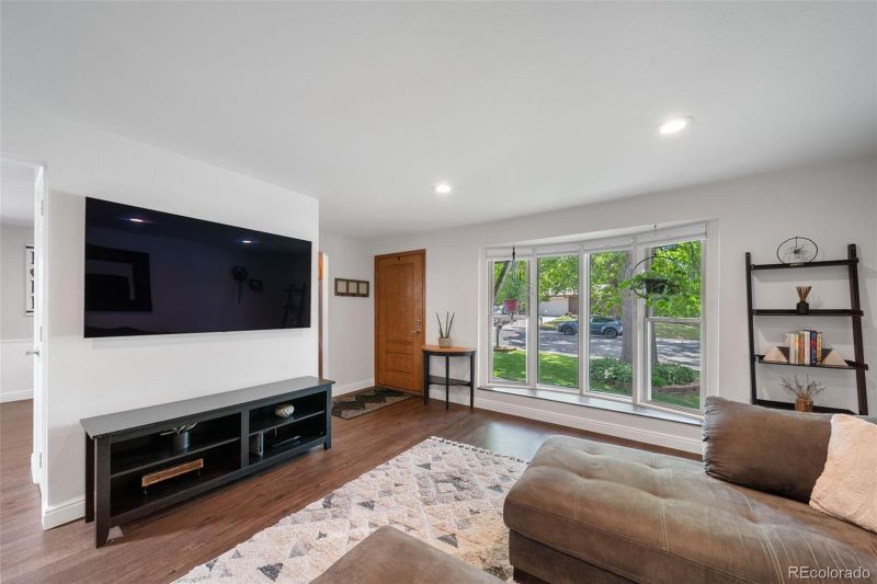 7422 Vance St, Arvada, CO 80003