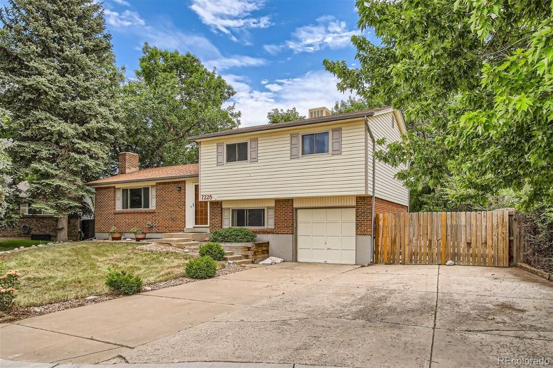 7228 Braun Ct, Arvada, CO 80005