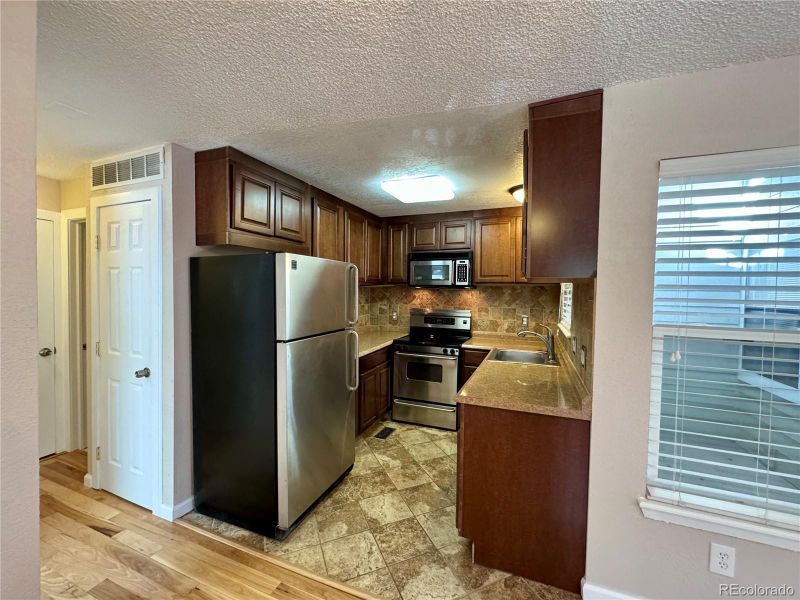922 S Dearborn Way #1, Aurora, CO 80012