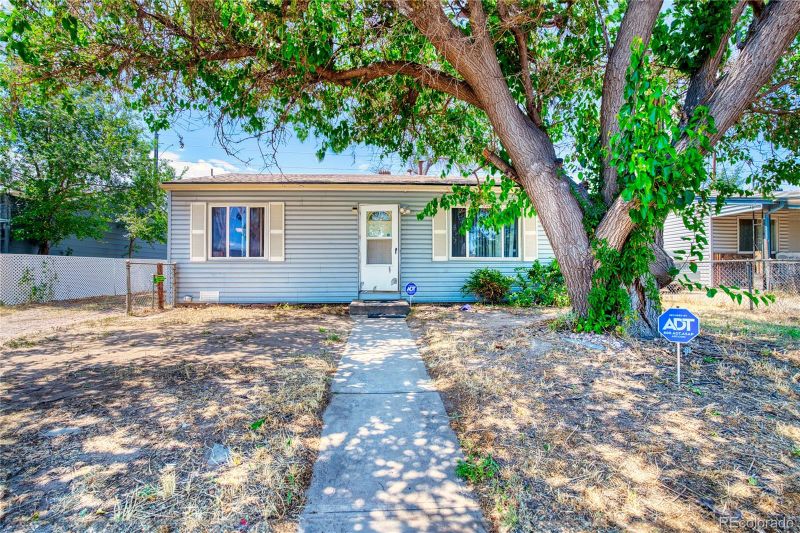 7961 Hollywood St, Commerce City, CO 80022