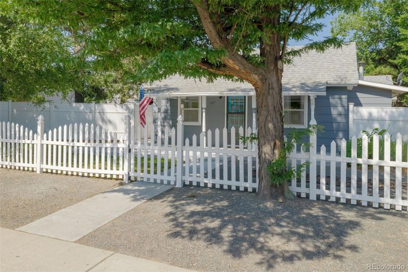 221 Beech St, Hudson, CO 80642