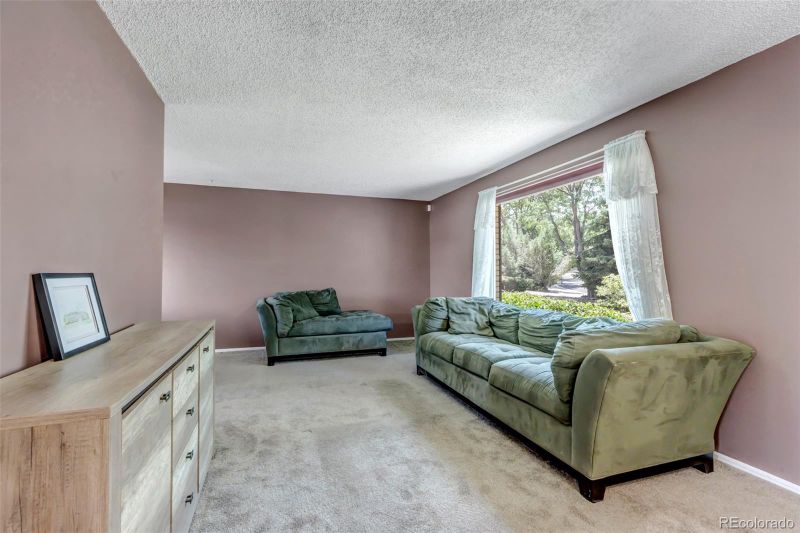 3240 S Nucla St, Aurora, CO 80013