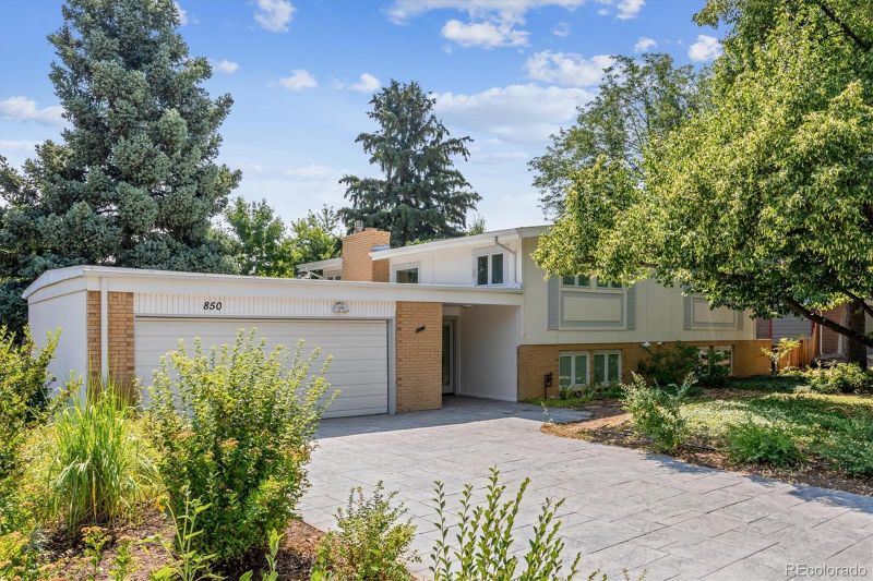 850 S Arbutus St, Lakewood, CO 80228