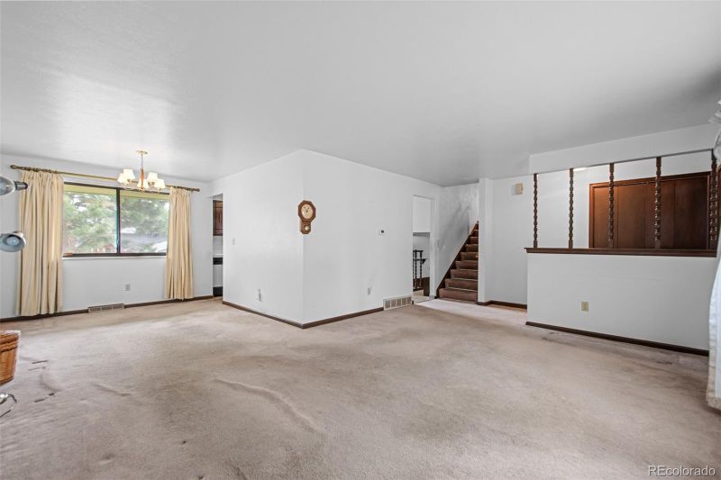 699 Nucla Way, Aurora, CO 80011