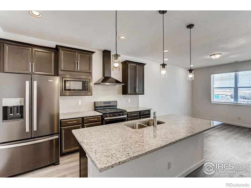 2711 Bear Springs Cir, Longmont, CO 80503