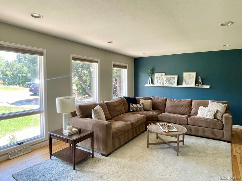 939 S Geneva St, Aurora, CO 80247