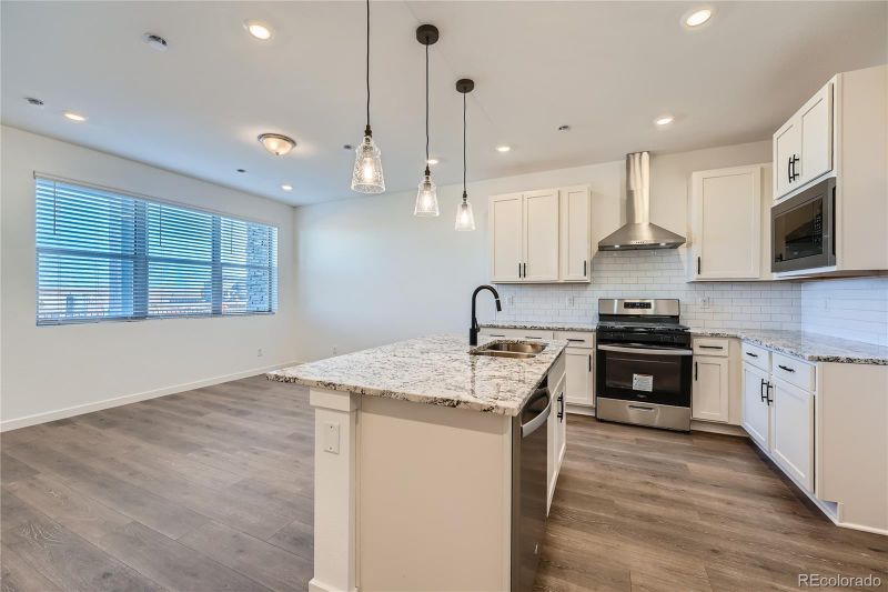 87 N Waterloo St, Aurora, CO 80018