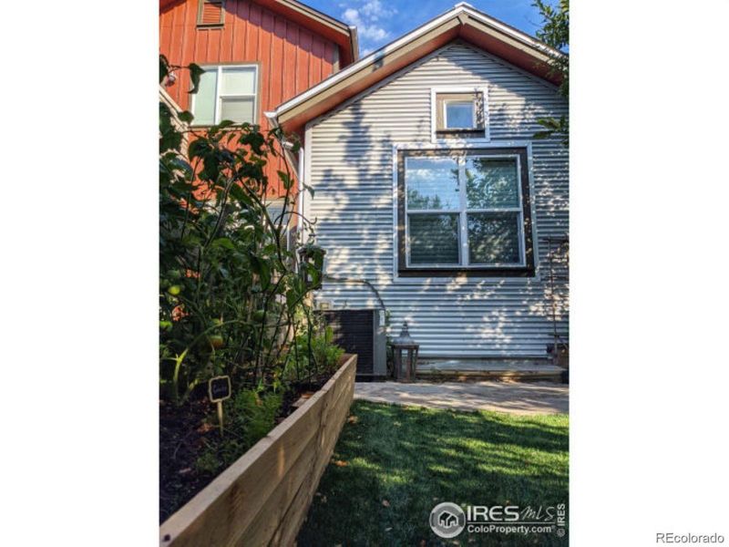 2713 Hedgerow Cir, Lafayette, CO 80026