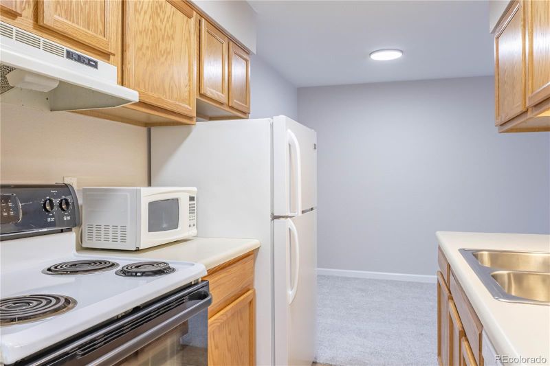 230 E Highline Cir #202, Centennial, CO 80122
