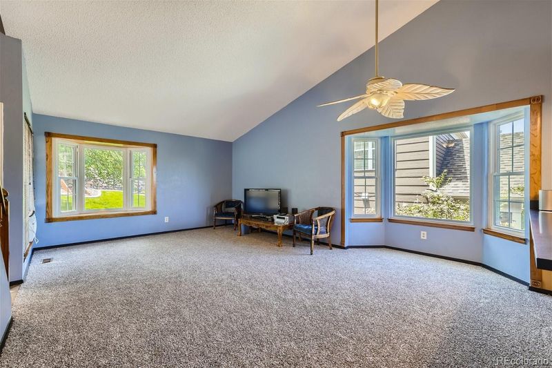 567 Entrada Dr, Golden, CO 80401