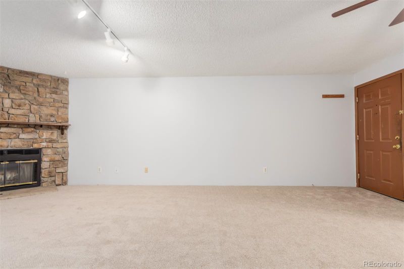 218 Wright St #101, Lakewood, CO 80228