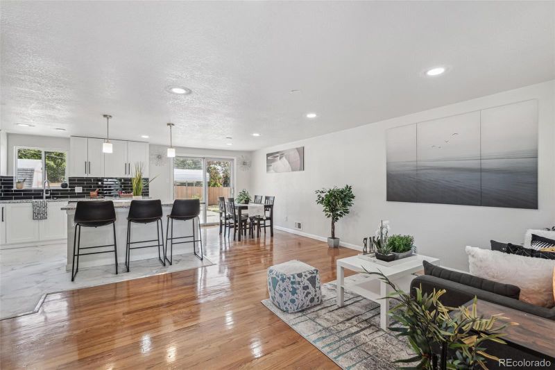 8246 Solana Dr, Denver, CO 80229
