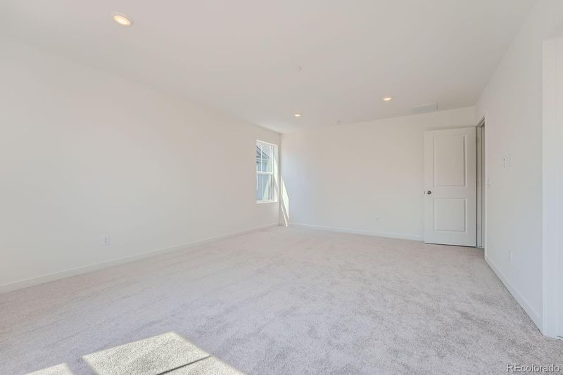 3924 N Picadilly Ct, Aurora, CO 80019
