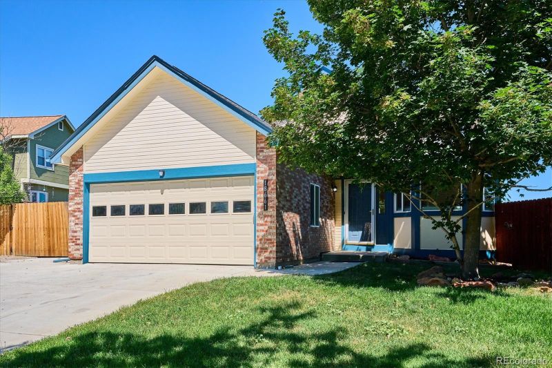 18661 E Wagontrail Cir, Aurora, CO 80015