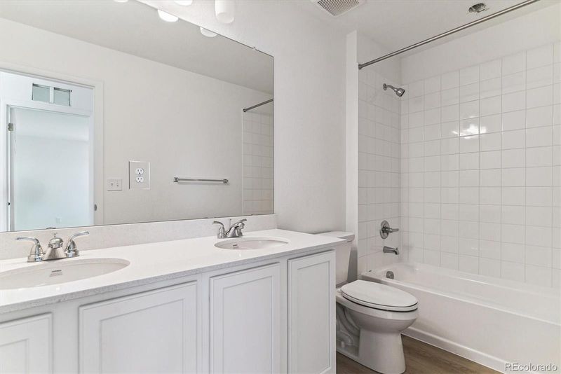 27605 E Byers Pl, Aurora, CO 80018