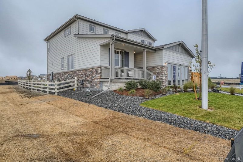 27902 E Glasgow Pl, Aurora, CO 80016