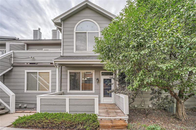 1080 S Walden Way #104, Aurora, CO 80017