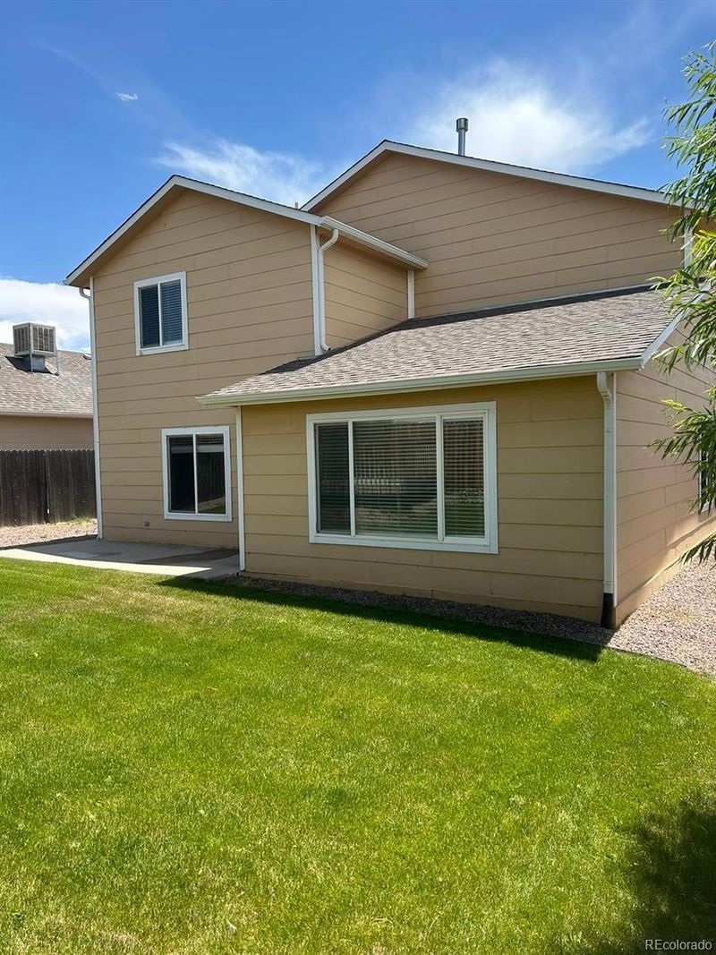 2211 Longhorn Dr, Pueblo, CO 81008