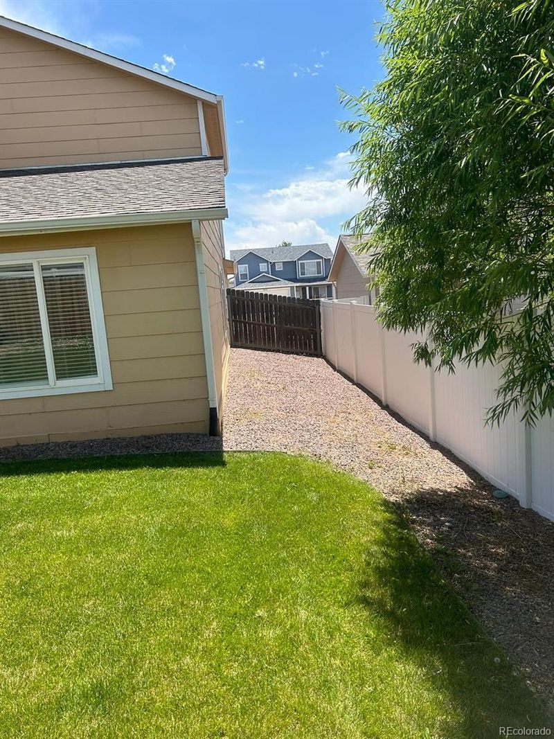 2211 Longhorn Dr, Pueblo, CO 81008