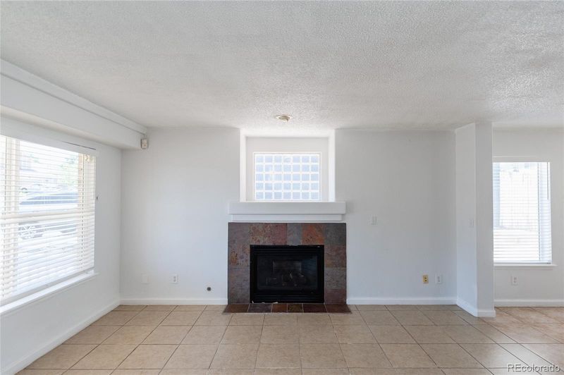 21541 E 40th Ave, Denver, CO 80249