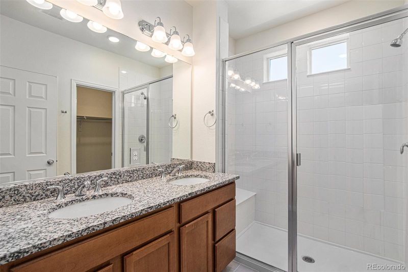 6153 N Ceylon St #202, Denver, CO 80249