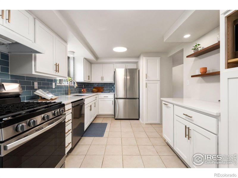 2925 Southmoor Dr, Fort Collins, CO 80525