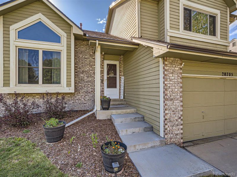 20705 E Powers Cir, Centennial, CO 80015