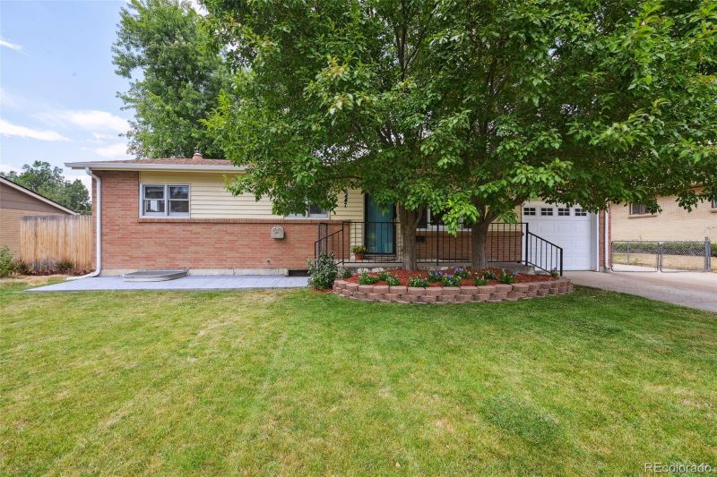 6447 Iris Ct, Arvada, CO 80004
