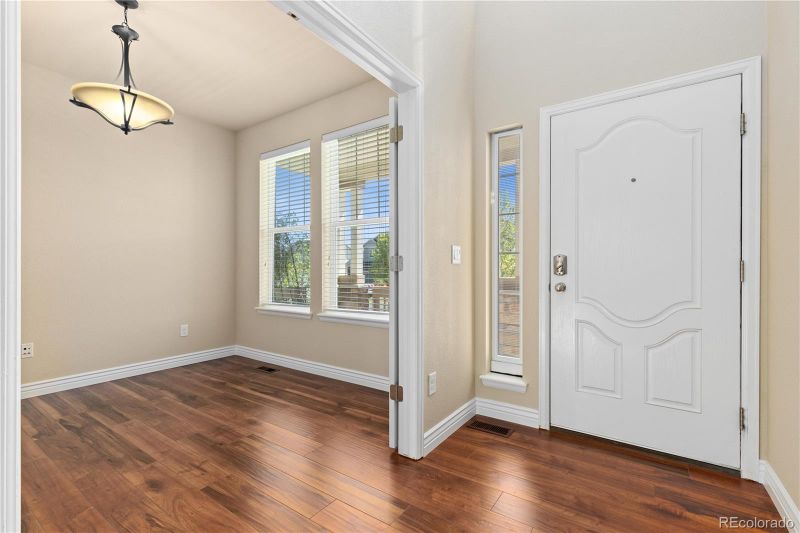 203 N Muscadine Ct, Aurora, CO 80018