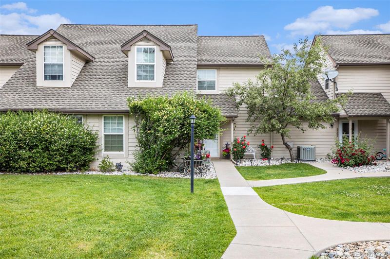 2122 S Victor St #B, Aurora, CO 80014