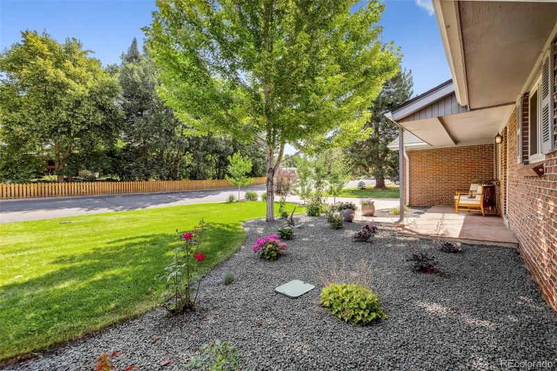 2651 S Ivy St, Denver, CO 80222