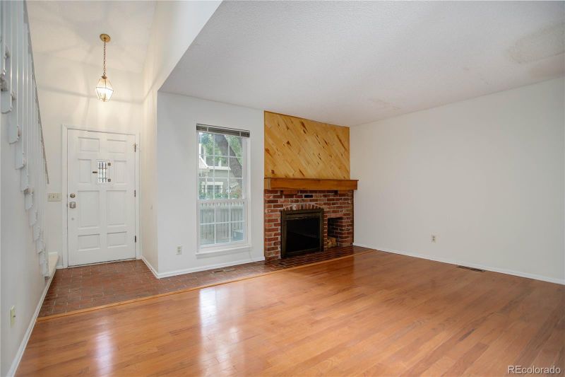 1907 S Helena St #B, Aurora, CO 80013