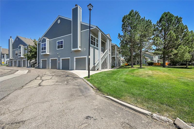 7427 Singing Hills Dr #D204, Boulder, CO 80301