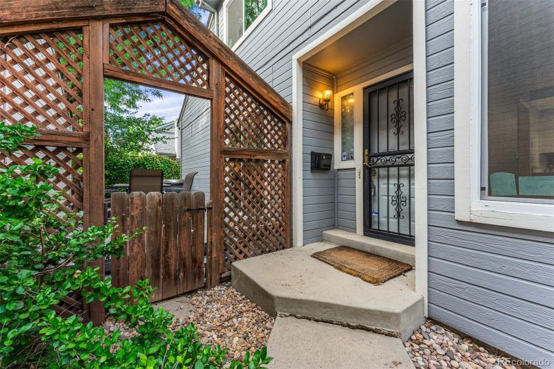 2240 S Nome Ct, Aurora, CO 80014