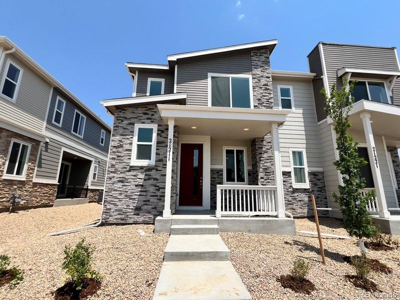21211 E 67th Ave, Aurora, CO 80019