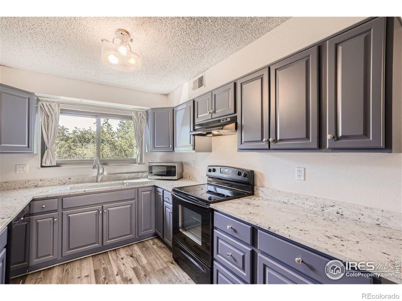 316 Wright St #201, Lakewood, CO 80228